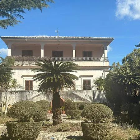 Deleva House